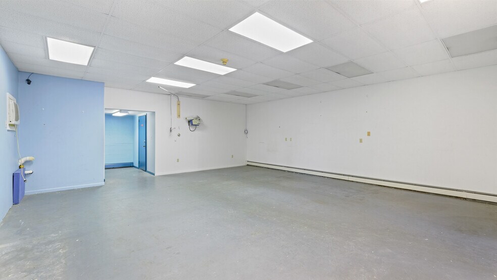 More Photos Of 47 Maple Ave, Flemington Light Manufacturing For Lease