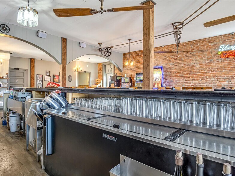 More Photos Of 214 Main St, Ruma Restaurant For Sale