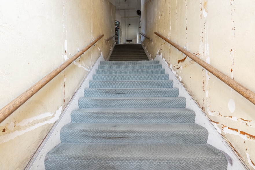 More Photos Of 162 N Main St, Bishop General Retail For Sale