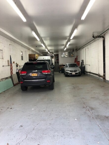 More Photos Of 8077 Cypress Ave, Glendale Warehouse For Lease