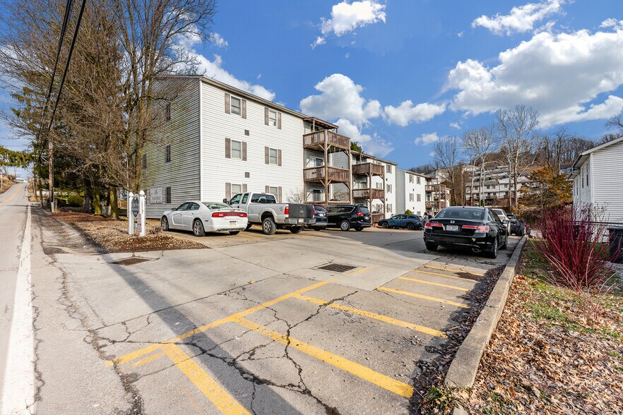 More Photos Of 940 Stewart St, Morgantown Apartments For Sale
