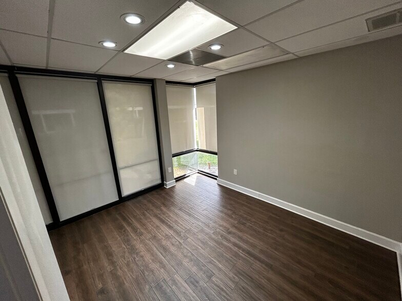 More Photos Of 1831 N Belcher Rd, Clearwater Office For Lease