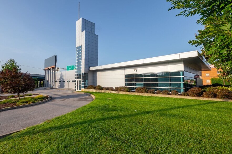 Primary Photo Of 100 5th Ave, Knoxville Office For Lease