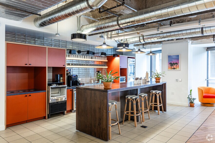 More Photos Of 201 Spear St, San Francisco Coworking Space