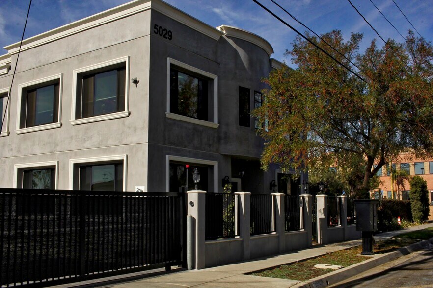 More Photos Of 5029 Bleecker St, Baldwin Park Office For Lease