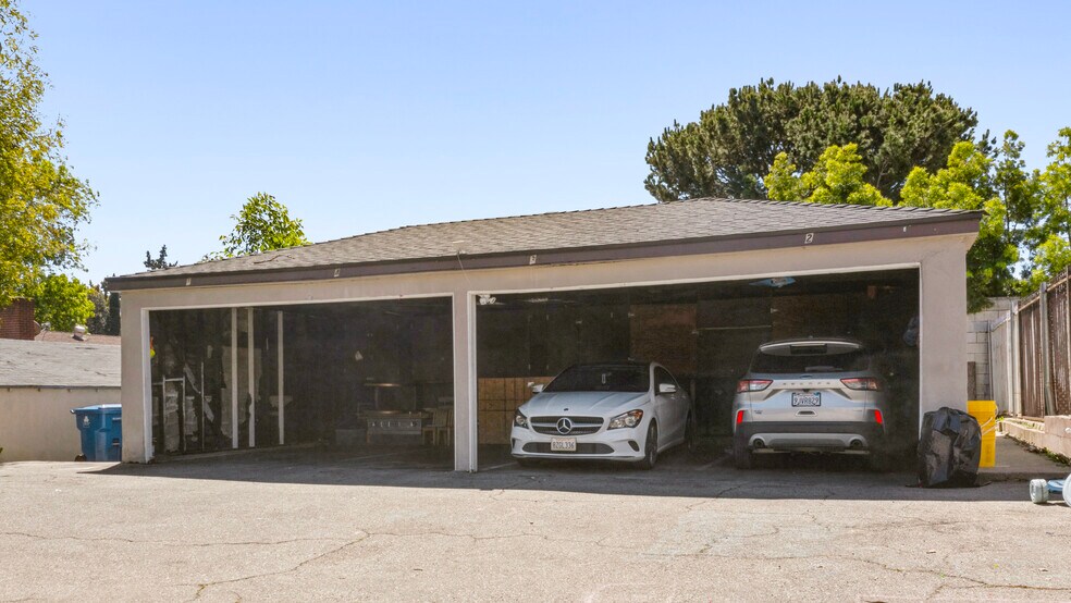 More Photos Of 13524 Vanowen St, Van Nuys Apartments For Sale
