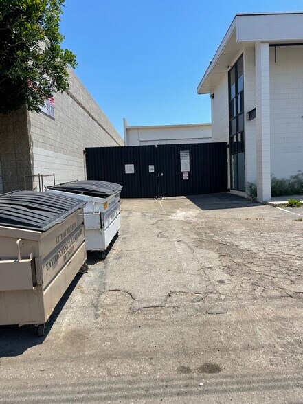 More Photos Of 1250 Commercial Ave, Oxnard Warehouse For Lease