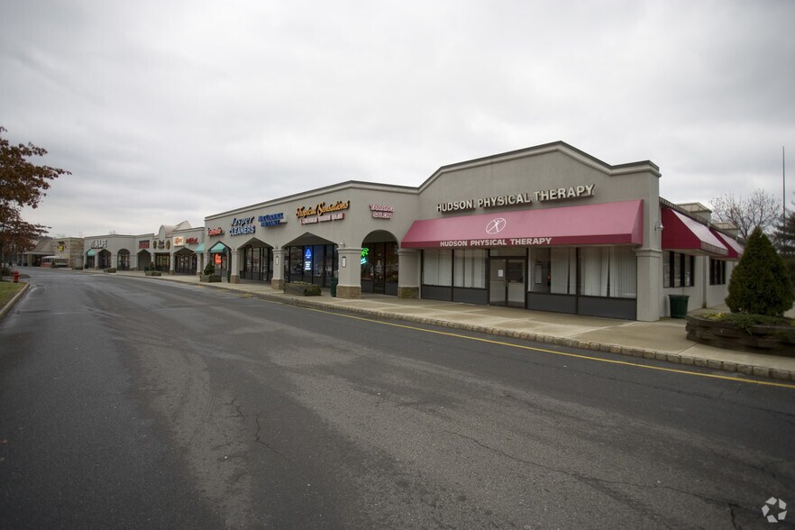 More Photos Of 625-709 Hamburg Tpke, Wayne Storefront For Lease
