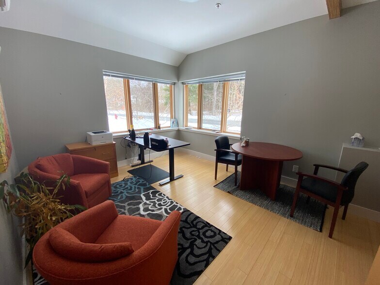 More Photos Of 15 Research Dr, Amherst Office For Sale