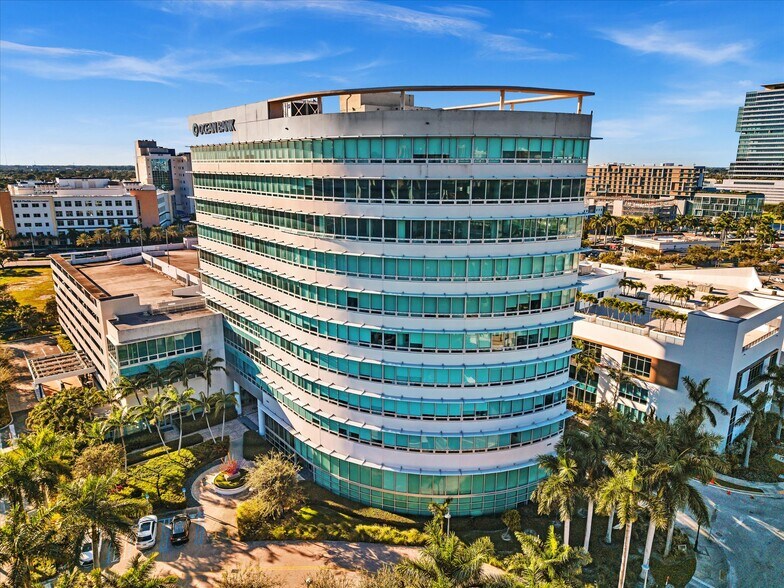 More Photos Of 20900 NE 30th Ave, Aventura Office Residential For Lease