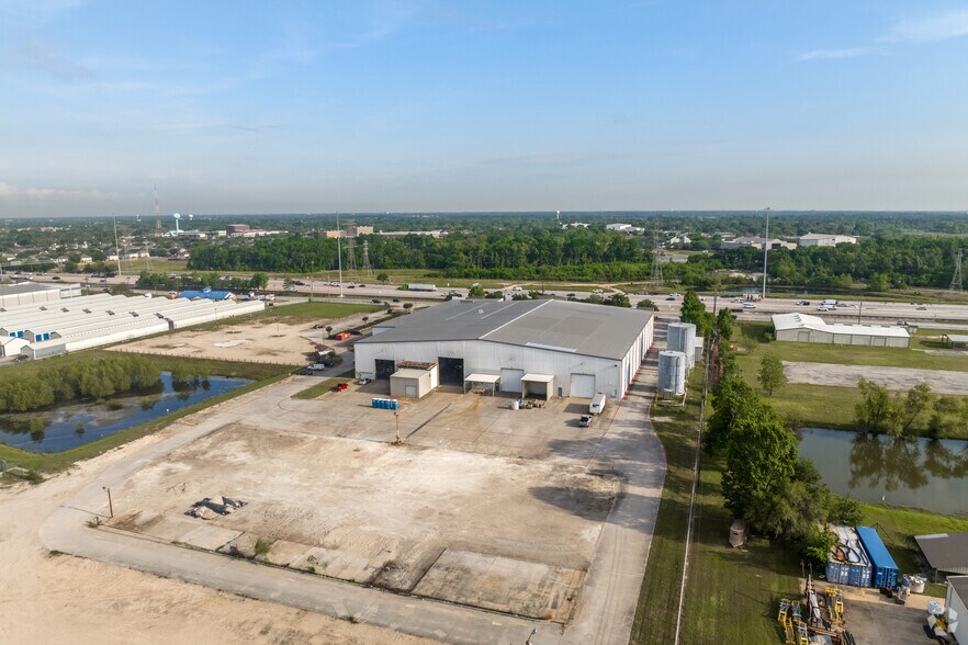 More Photos Of 2201 N Sam Houston Pky E, Houston Manufacturing For Lease