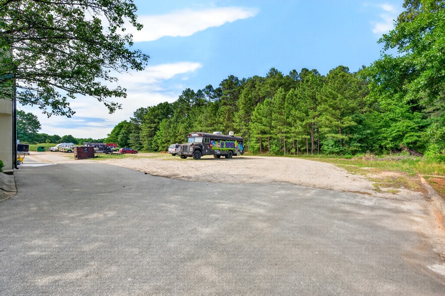 More Photos Of 100 Business Pky, Piedmont Light Manufacturing For Sale