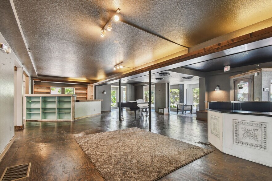 More Photos Of 454 Main St, Safety Harbor Storefront Retail Residential For Sale