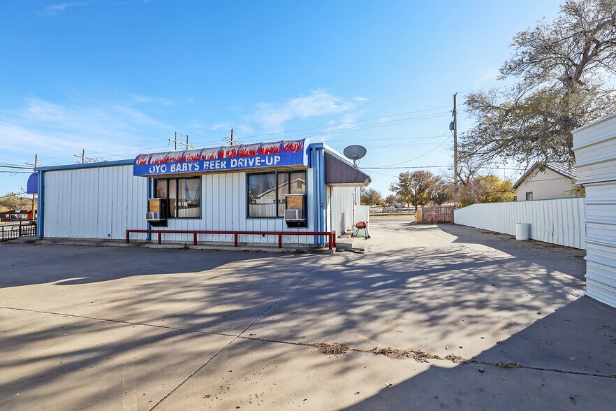 More Photos Of 4001 River Rd, Amarillo Convenience Store For Lease