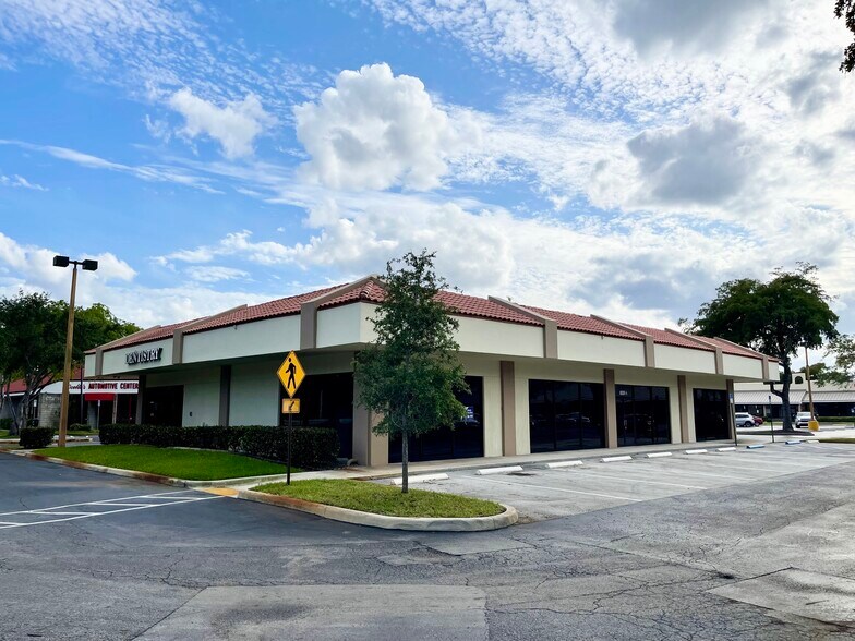 More Photos Of 8201 Pine Island, Tamarac Storefront Retail Office For Lease