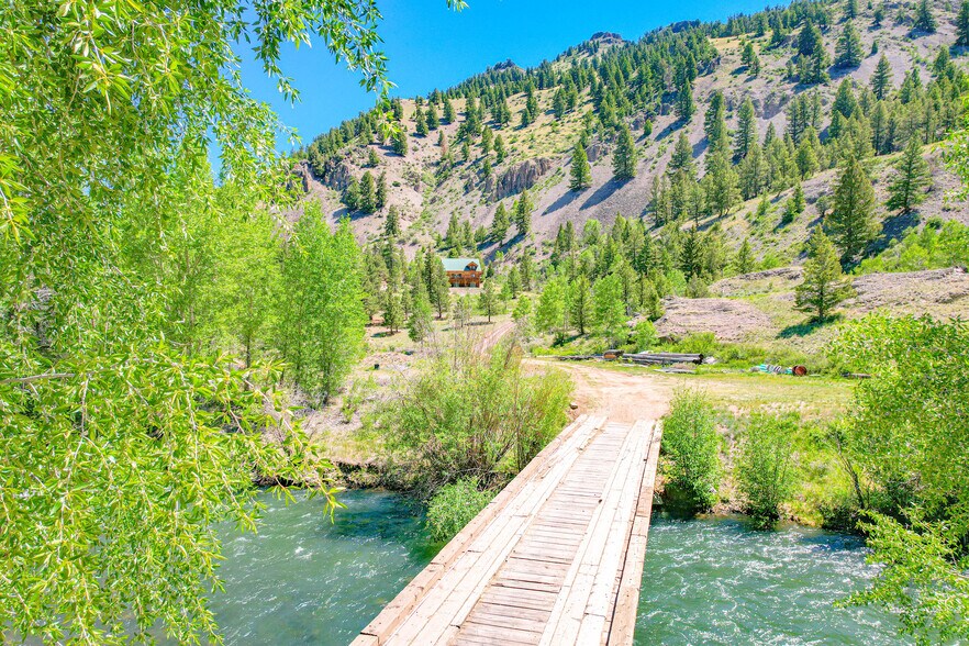 More Photos Of 860 County Road 142, Lake City Hotel For Sale