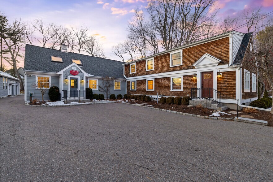 More Photos Of 25 Carlisle Rd, Westford Veterinarian Kennel For Sale