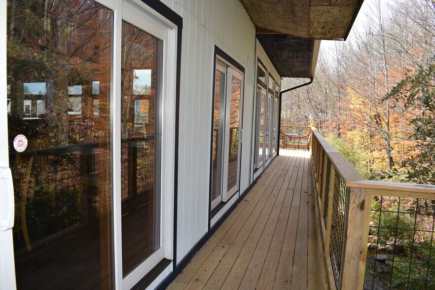 More Photos Of , Tannersville General Retail For Sale