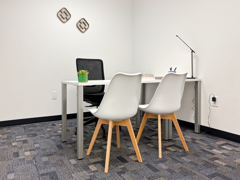 More Photos Of 6301 Mountain Vista St, Henderson Coworking Space