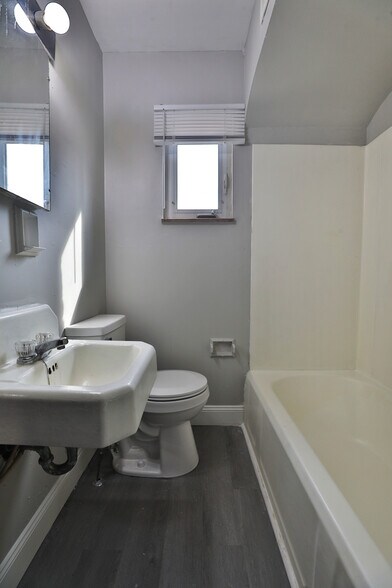 More Photos Of 4760-4764 N High St, Columbus Storefront Retail Residential For Sale