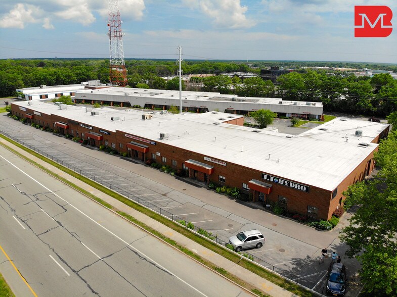 More Photos Of 3100-3124 Expressway Dr S, Islandia Warehouse For Lease