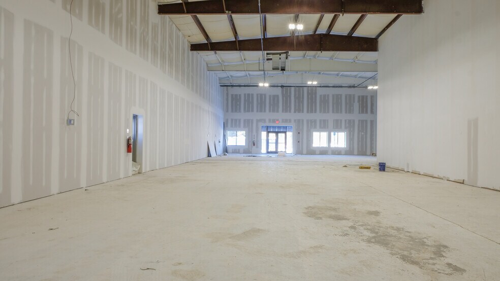 More Photos Of 53 Freemans Bridge Rd, Schenectady Flex For Lease