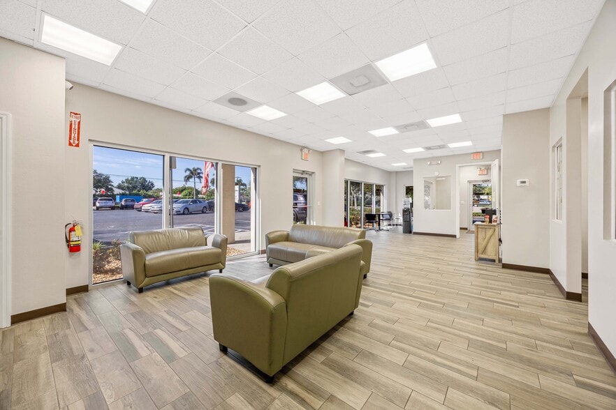 More Photos Of 1701 Pine Ridge Rd, Naples Auto Dealership For Sale