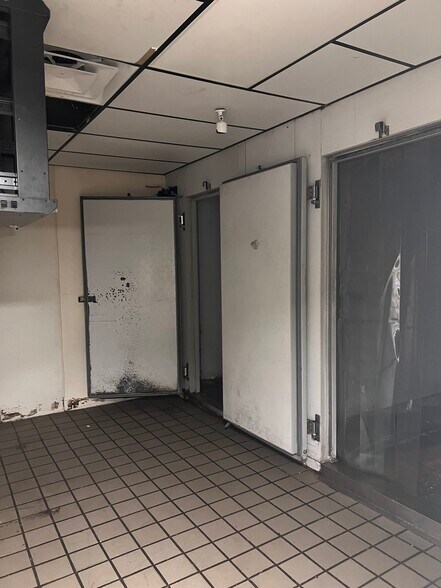 More Photos Of 1304 Chico Hwy, Bridgeport General Retail For Sale