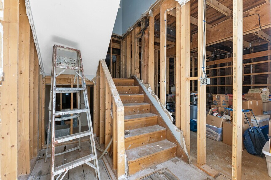 More Photos Of 18 Central St, Brookfield Office Residential For Sale