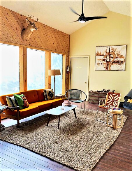 More Photos Of 334 NY-32A, Palenville Hotel For Sale