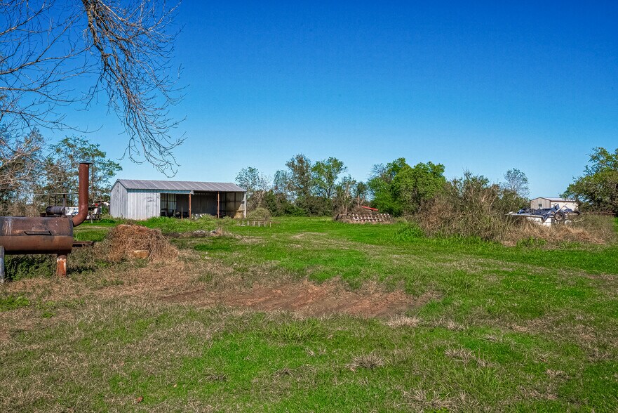 More Photos Of 8231 Main St, Needville Auto Salvage Facility For Sale