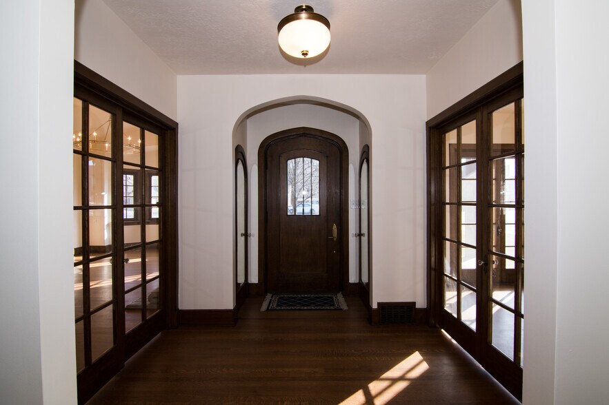 More Photos Of 109 N Main St, Springville Office For Lease