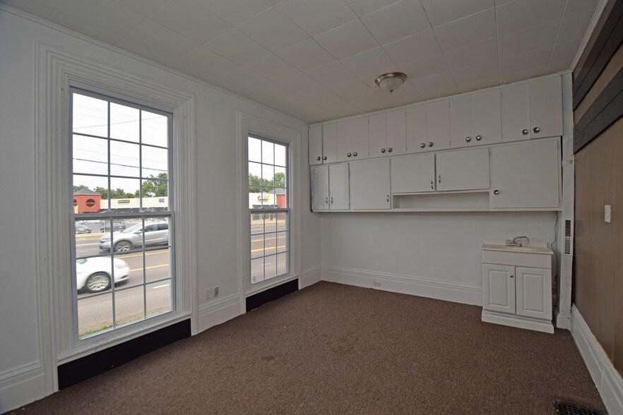 More Photos Of 829 Ohio Pike, Cincinnati Office For Lease