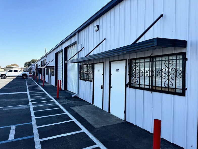 Primary Photo Of 3164 N Marks Ave, Fresno Warehouse For Lease