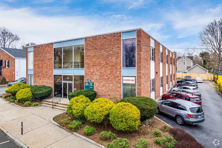 More Photos Of 44 Elm St, Huntington Office For Sale