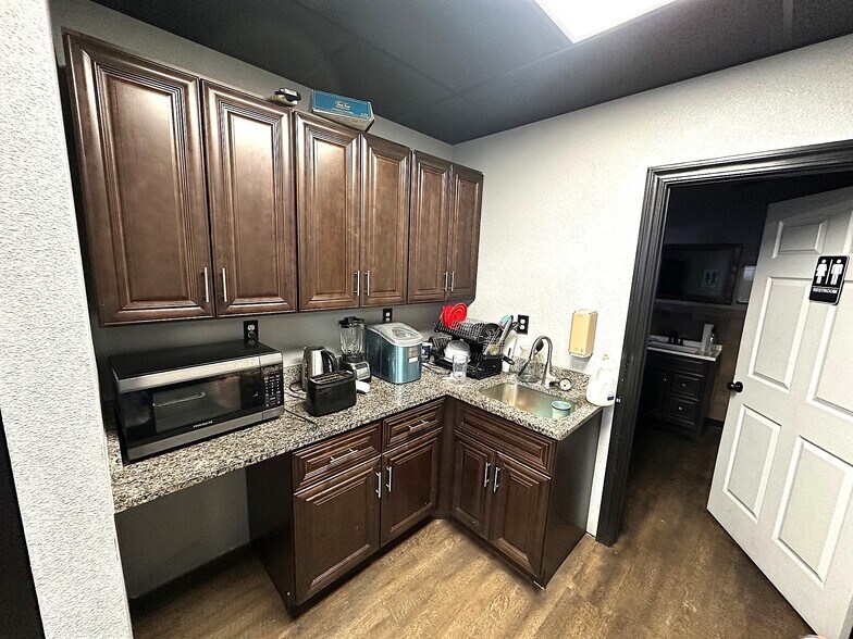 More Photos Of 2218 Champa St, Denver Warehouse For Sale