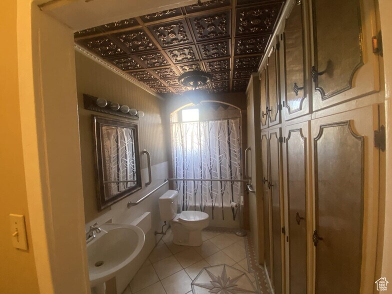 More Photos Of 235 W Main St, Vernal Office For Sale