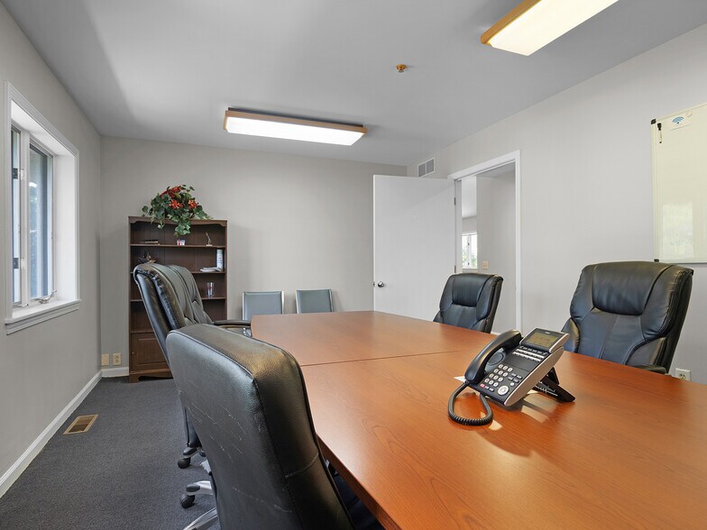 More Photos Of 644 E Main St, Palmyra Office For Sale
