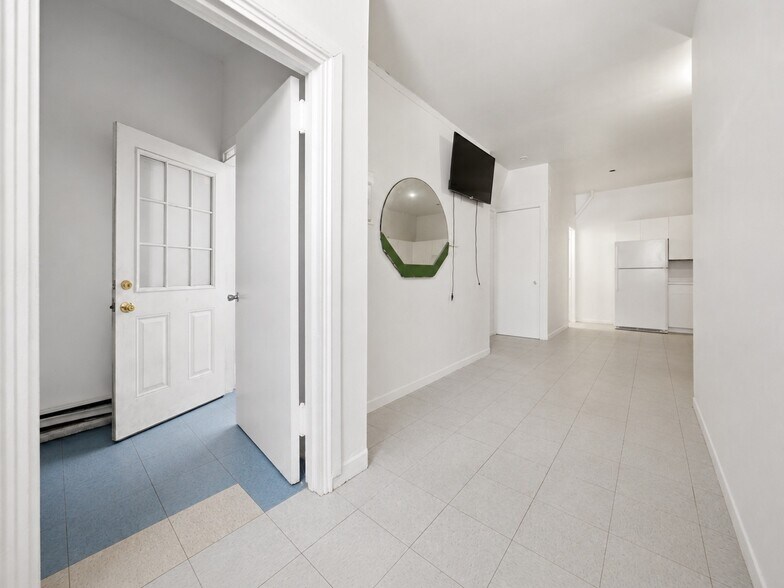 More Photos Of 320 Jackson Ave, Bronx Flex For Sale