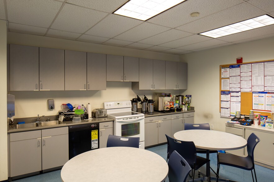 More Photos Of 6252 Telegraph Rd, Commerce Office For Lease