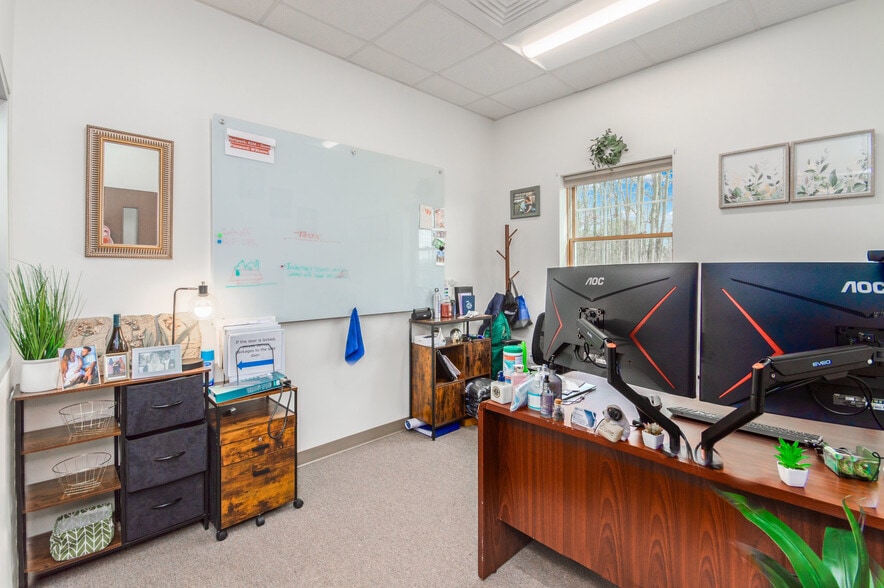 More Photos Of 7180 Opal Rd, Warrenton Office For Sale