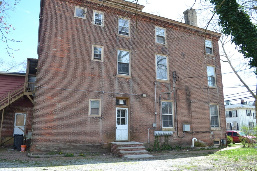 More Photos Of 82 W Broadway, Salem Apartments For Sale