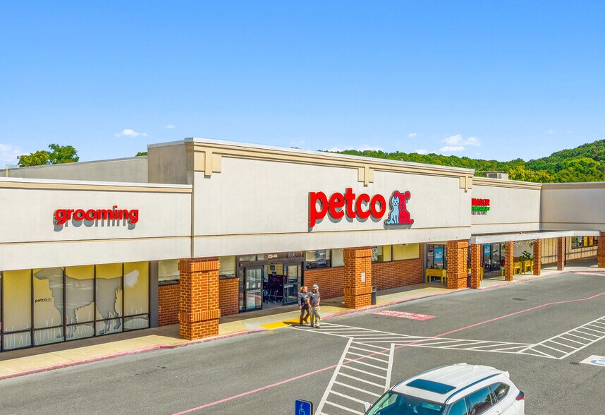 More Photos Of 103-850 Statler Blvd, Staunton Unknown For Lease