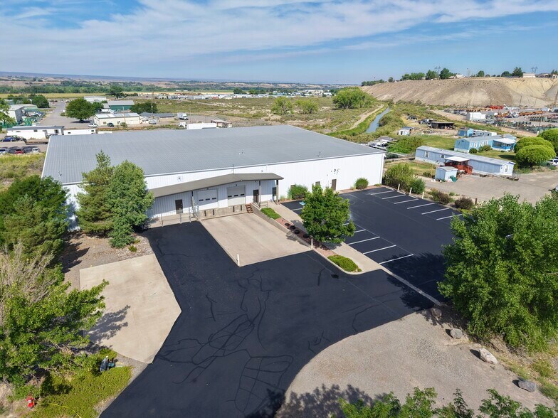 Primary Photo Of 12045 6300 Rd, Montrose Flex For Lease