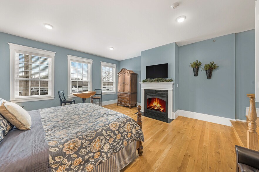 More Photos Of 208-210 Wharf St, Hermann Hospitality For Sale