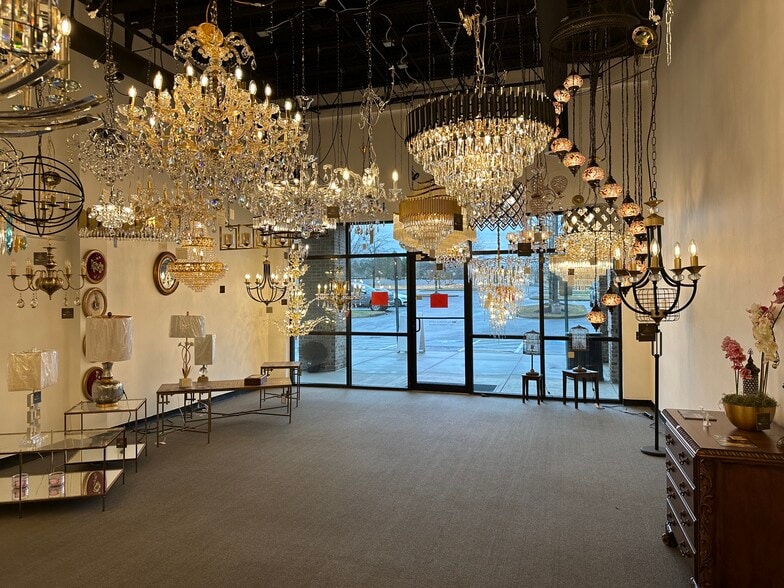 More Photos Of 631 Main St, Alpharetta Unknown For Lease