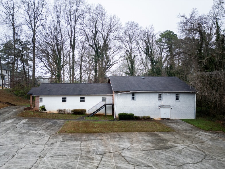 More Photos Of 2766 White Oak Dr, Decatur Religious Facility For Sale