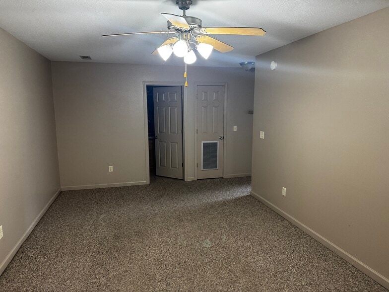 More Photos Of 1325 S Lillian Ave, Bolivar Apartments For Sale
