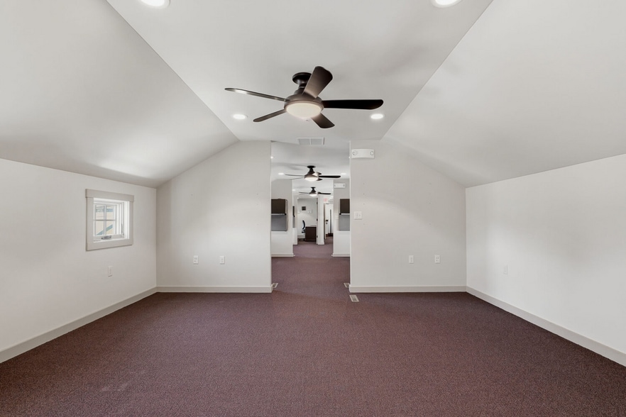 More Photos Of 517 Monroe St, Sheboygan Falls Office For Sale