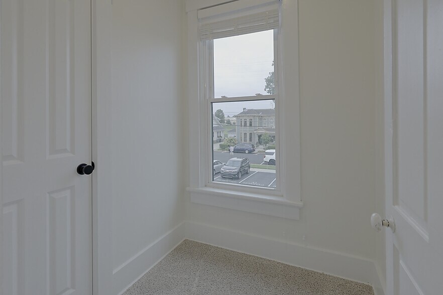 More Photos Of 26 N Short St, Troy Office For Lease